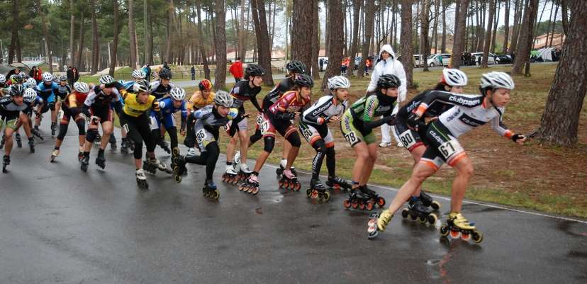 Le peloton des élites dames sur le circuit routier de Valence d'Agen