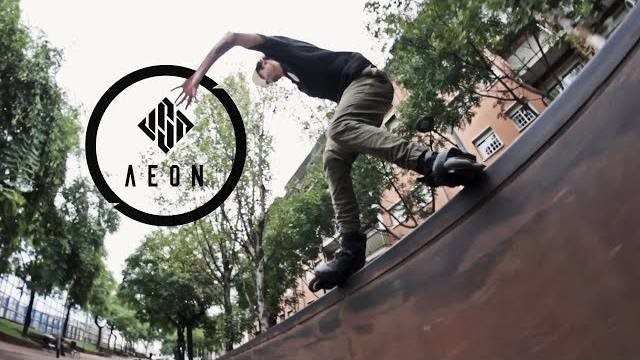Nick Lomax en USD Aeon 80 sur les spots de Barcelone (Espagne)