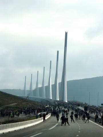 Inauguration roller du Viaduc de Millau 2004
