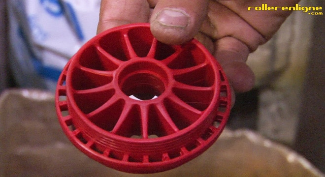 Un noyau de roue de roller ou jante coulée par la firme RollX