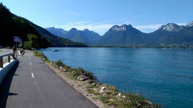 La voie verte roller autour du lac d'Annecy