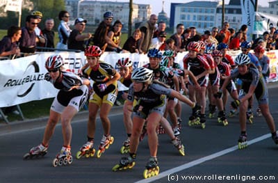 Le peloton des femmes lors de la World Inline Cup et de la French Inline Cup du Val d'Europe en 2006