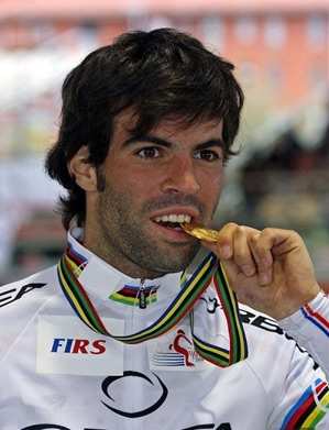 Yann Guyader, médaille d'or du Championnat du Monde de roller course à Gijon 2008