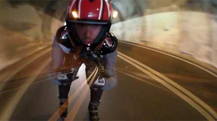 Yves Alain a 100 km/h en un túnel en Italia
